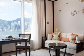 Deluxe Harbourview Room at The Peninsula Hong Kong