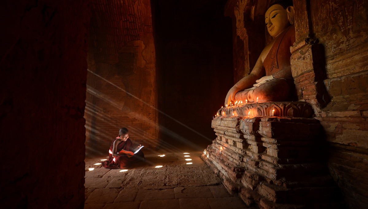 Myanmar & Ayeyarwady river cruises - Novice monk in Bagan