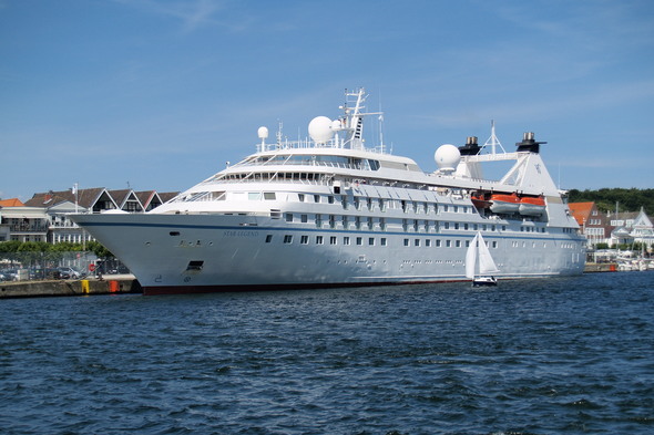 Windstar Cruises - Star Legend in Hamburg
