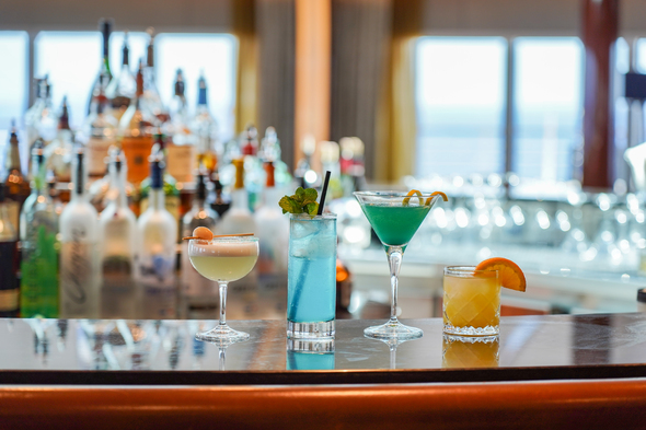 Seabourn Ovation - Cocktails in the Observation Bar