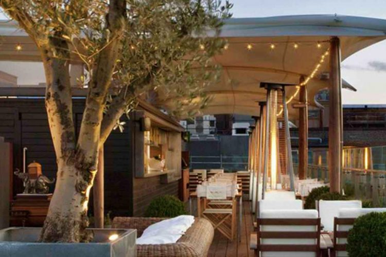 The Best Hotels in London to Stay During 100% Design ➤ Discover the season's newest design news and inspiration ideas. Visit Daily Design News and subscribe our newsletter! #dailydesignnews #designnews #bestdesignevets #designagenda #designevents #londondesignfestival #LDF #londondesignfestival2017 #LDF2017