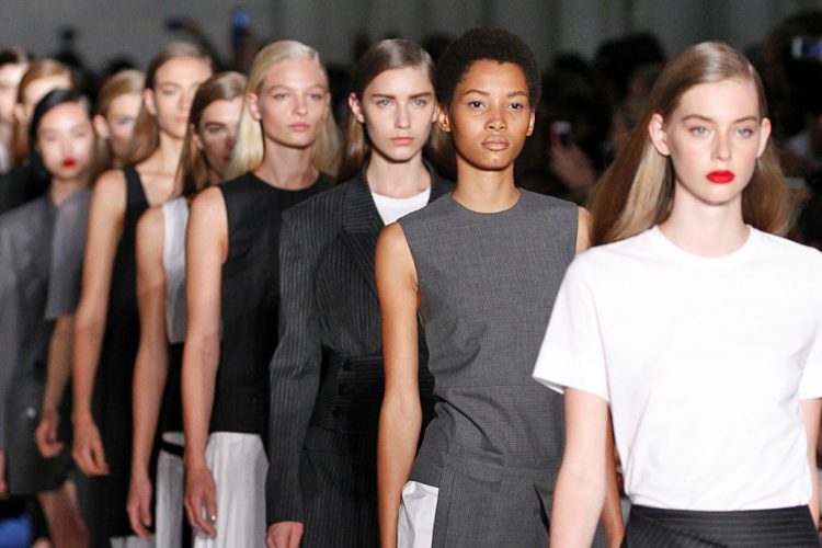 Fashion Trends - What to Expect From New York Fashion Week 2018 ➤ Discover the season's newest design news and inspiration ideas. Visit Daily Design News and subscribe our newsletter! #dailydesignnews #designnews #bestdesignevets #fashionnews #NewYorkFashionWeek2018 #NewYorFashionWeek #NYFW #NYWF2018